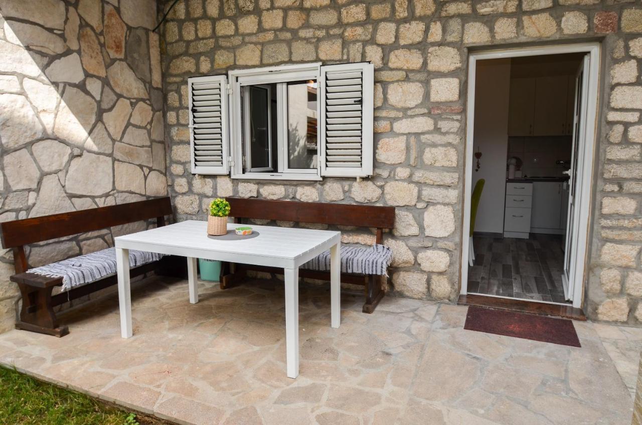 Apartmán Modern Seaside Escape - Stunning Sea View - Private & Stylish Kotor Exteriér fotografie